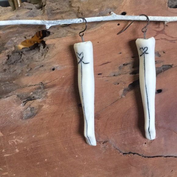 💥Handmade Porcelain Leg Earrings💥 - Picture 1 of 4